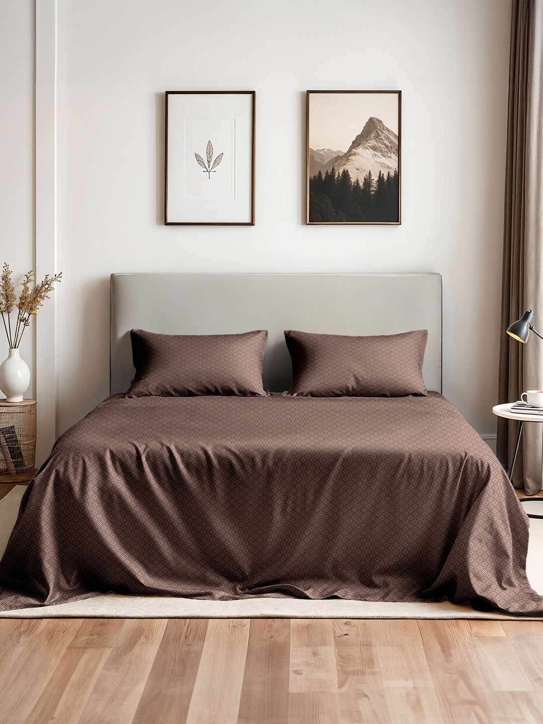 

Myntra Elegant Homes Taupe Geometric 400 TC King Bedsheet with 2 Pillow Covers