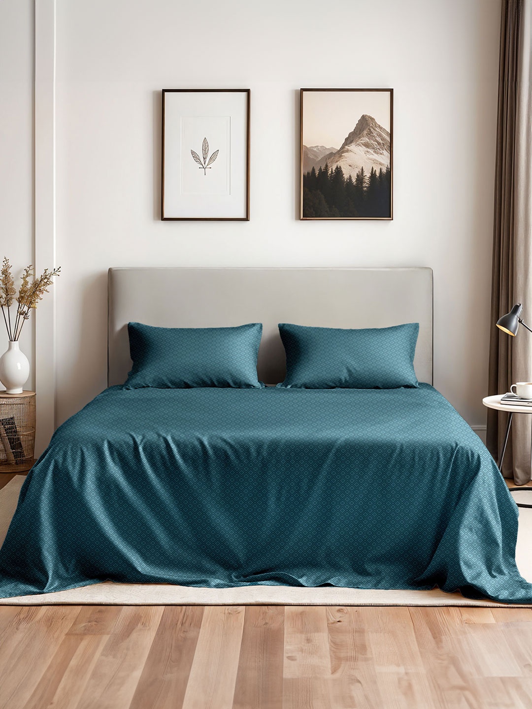 

Myntra Elegant Homes Turquoise Blue Geometric 400 TC King Bedsheet with 2 Pillow Covers