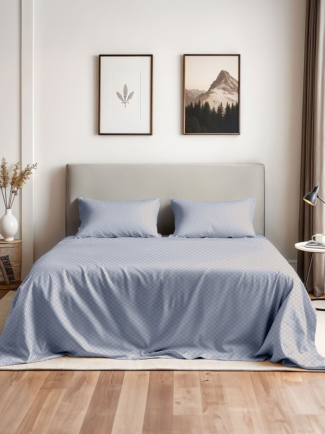 

Myntra Elegant Homes Blue Geometric 400 TC King Bedsheet with 2 Pillow Covers