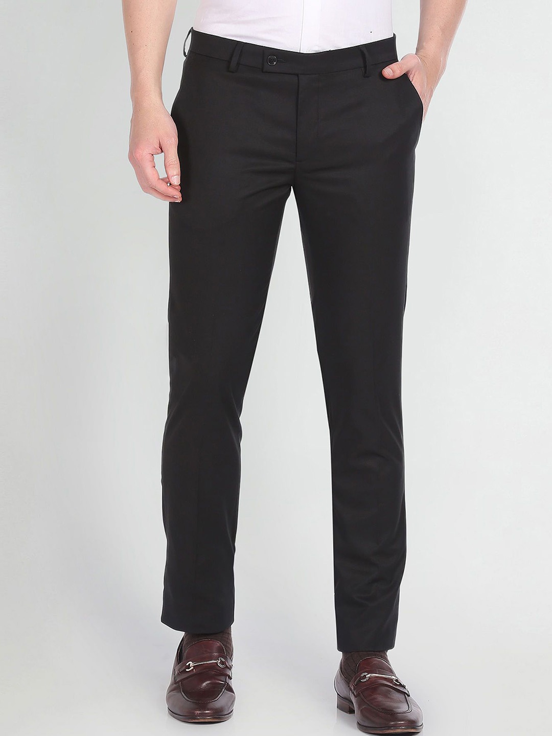 

Arrow Men Tailored Fit Mid-Rise Flat-Front Chinos Trousers, Black