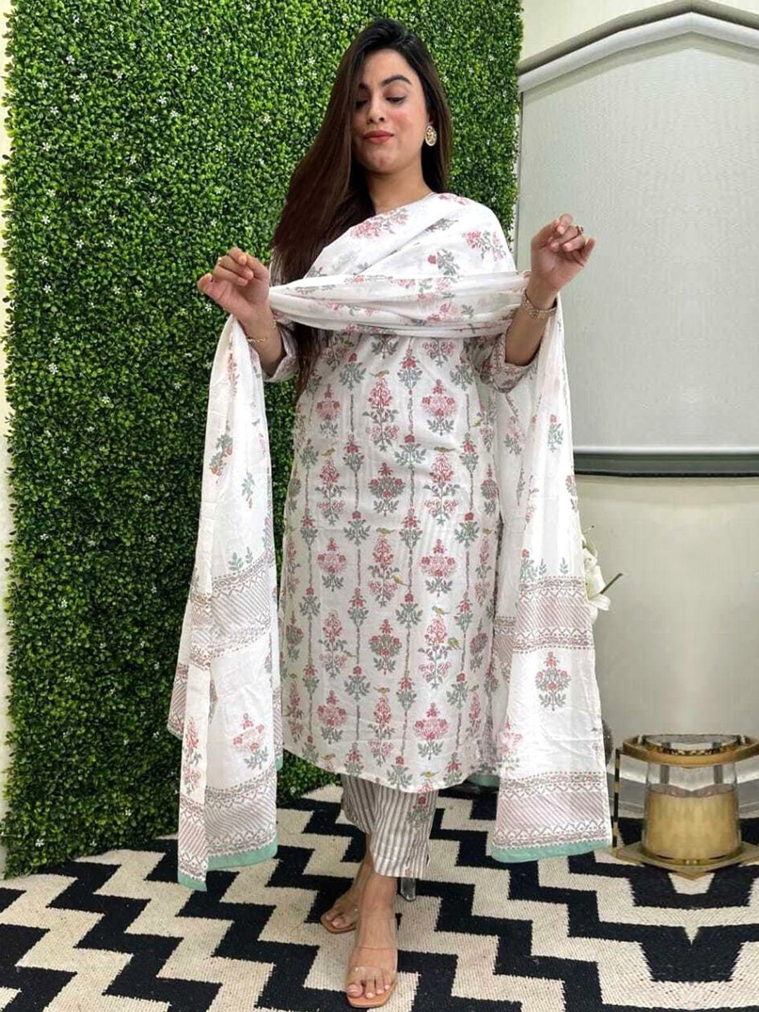 

7Threads Ethnic Motifs Printed Straight Kurta with Trousers & Dupatta, White