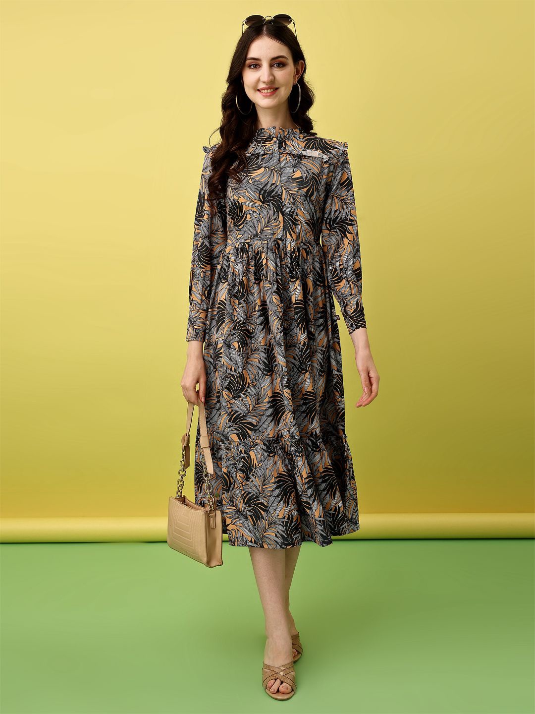 

RAISIN Women Printed Georgette Fit and Flare Midi Dress, Grey