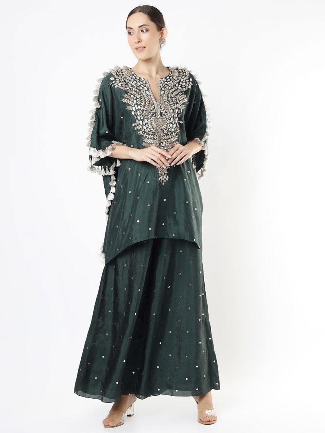 

Payal Singhal Women Embellished Kurta Sets, Green