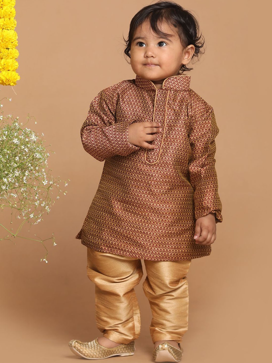 

VASTRAMAY Boys Ethnic Motifs Woven Designed Straight Thread Work Kurta with Pyjamas, Maroon