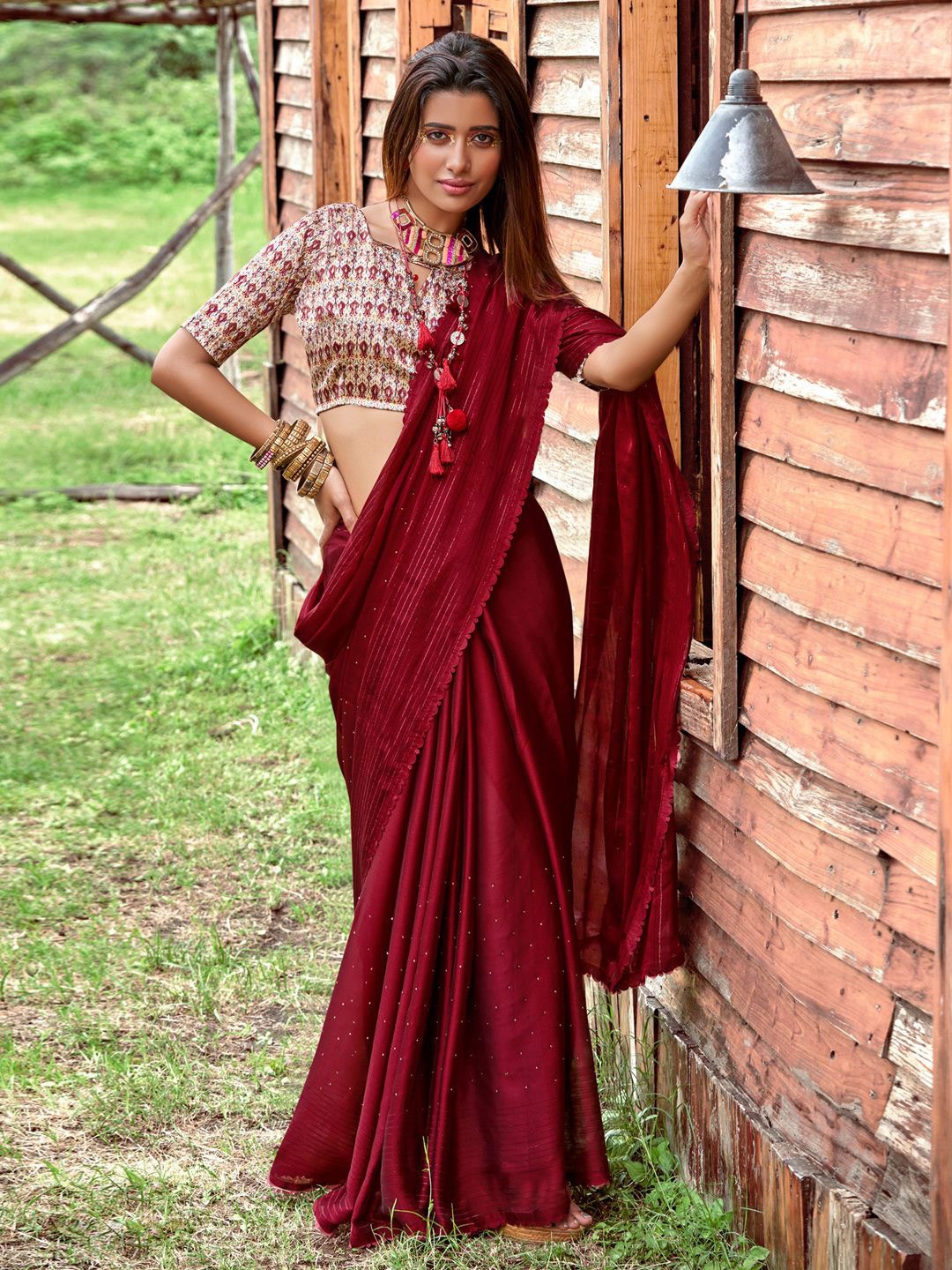 

Anouk Embellished Beads and Stones Poly Chiffon Saree, Red