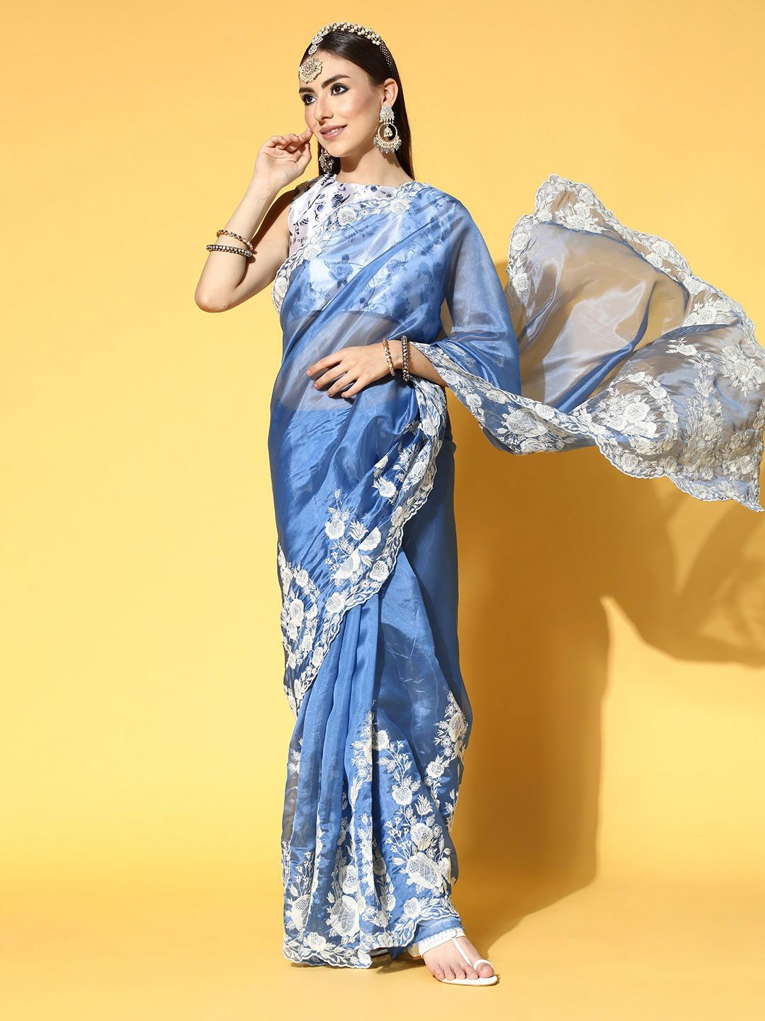 

Anouk Floral Embroidered Organza Saree, Blue