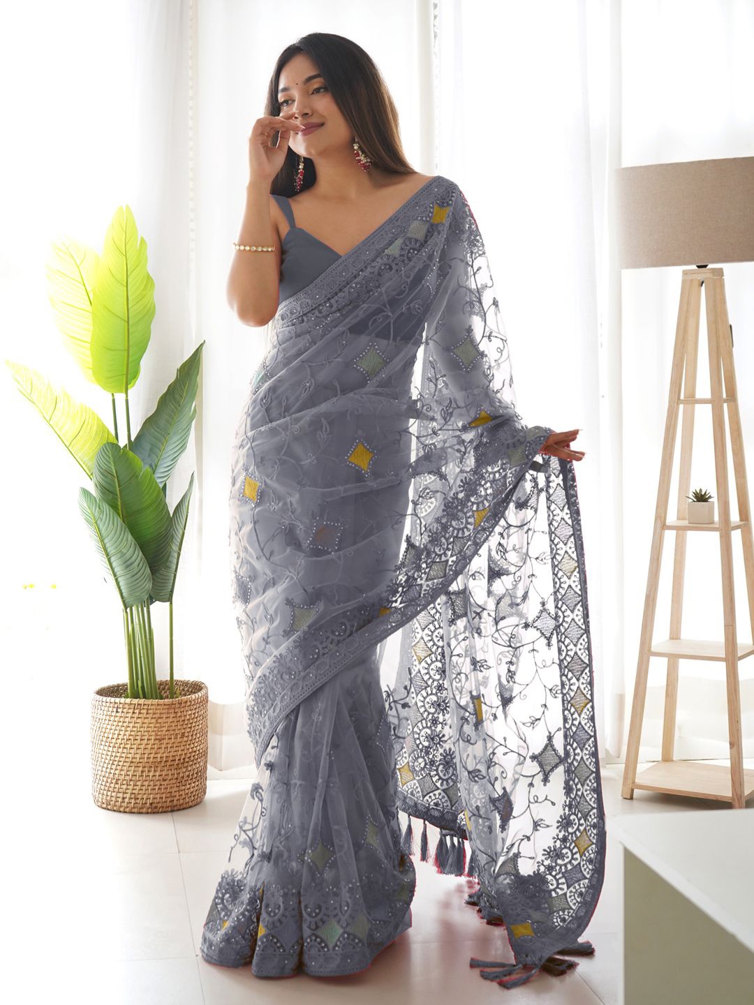 

Anouk Ethnic Motifs Sequinned Net Saree, Grey