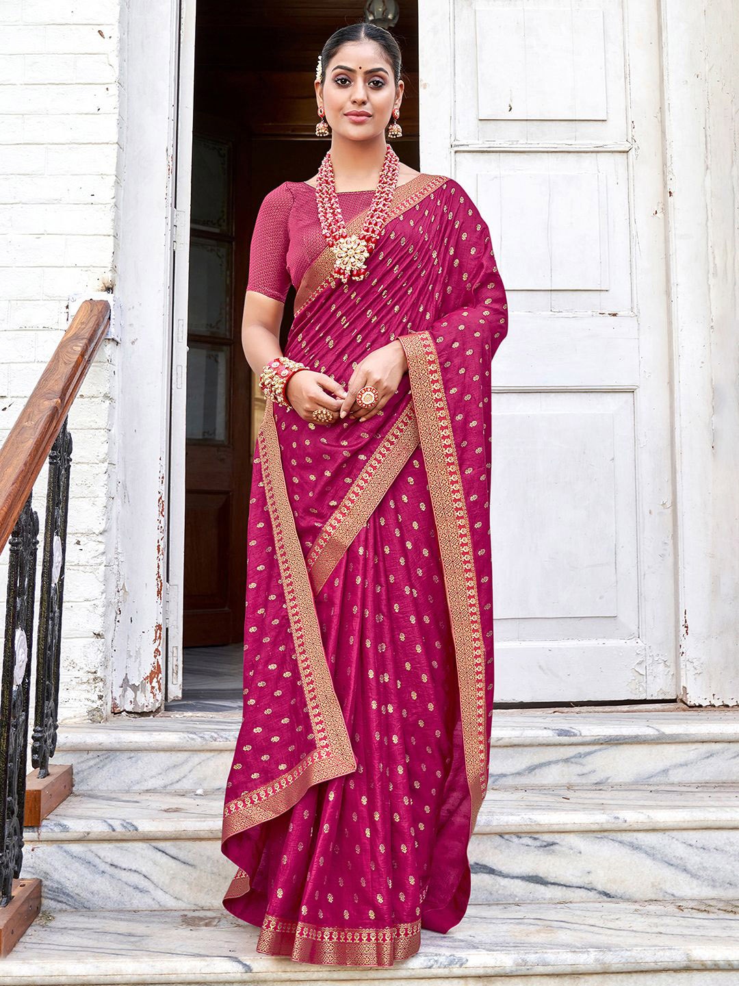 

Anouk Ethnic Motifs Embroidered Saree, Pink