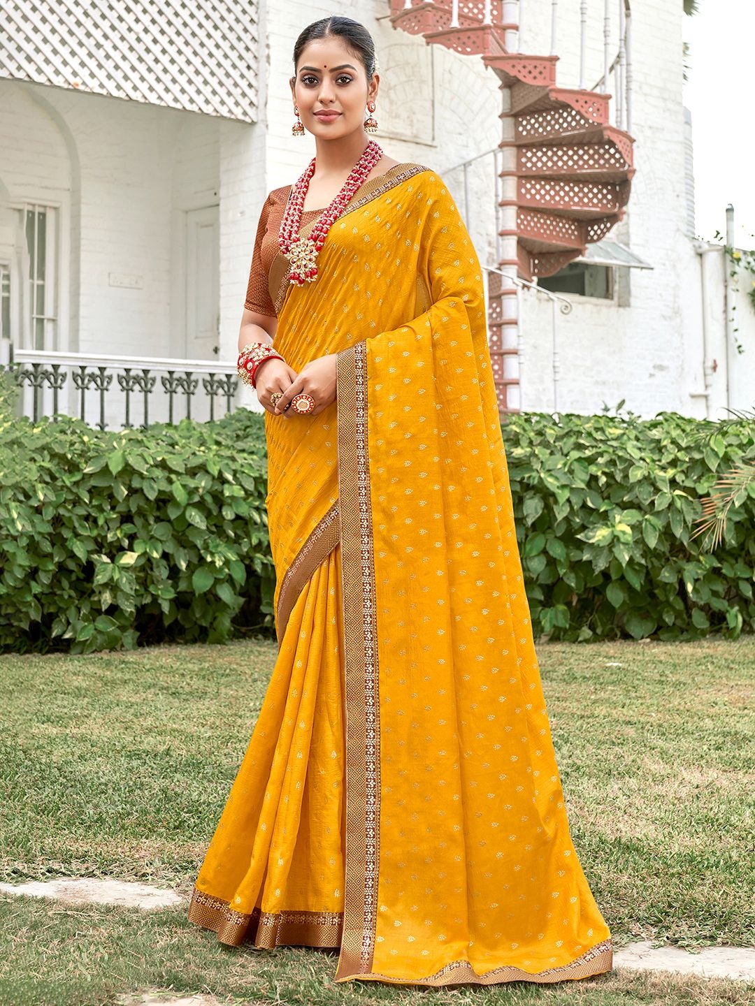 

Anouk Ethnic Motifs Zari Saree, Yellow