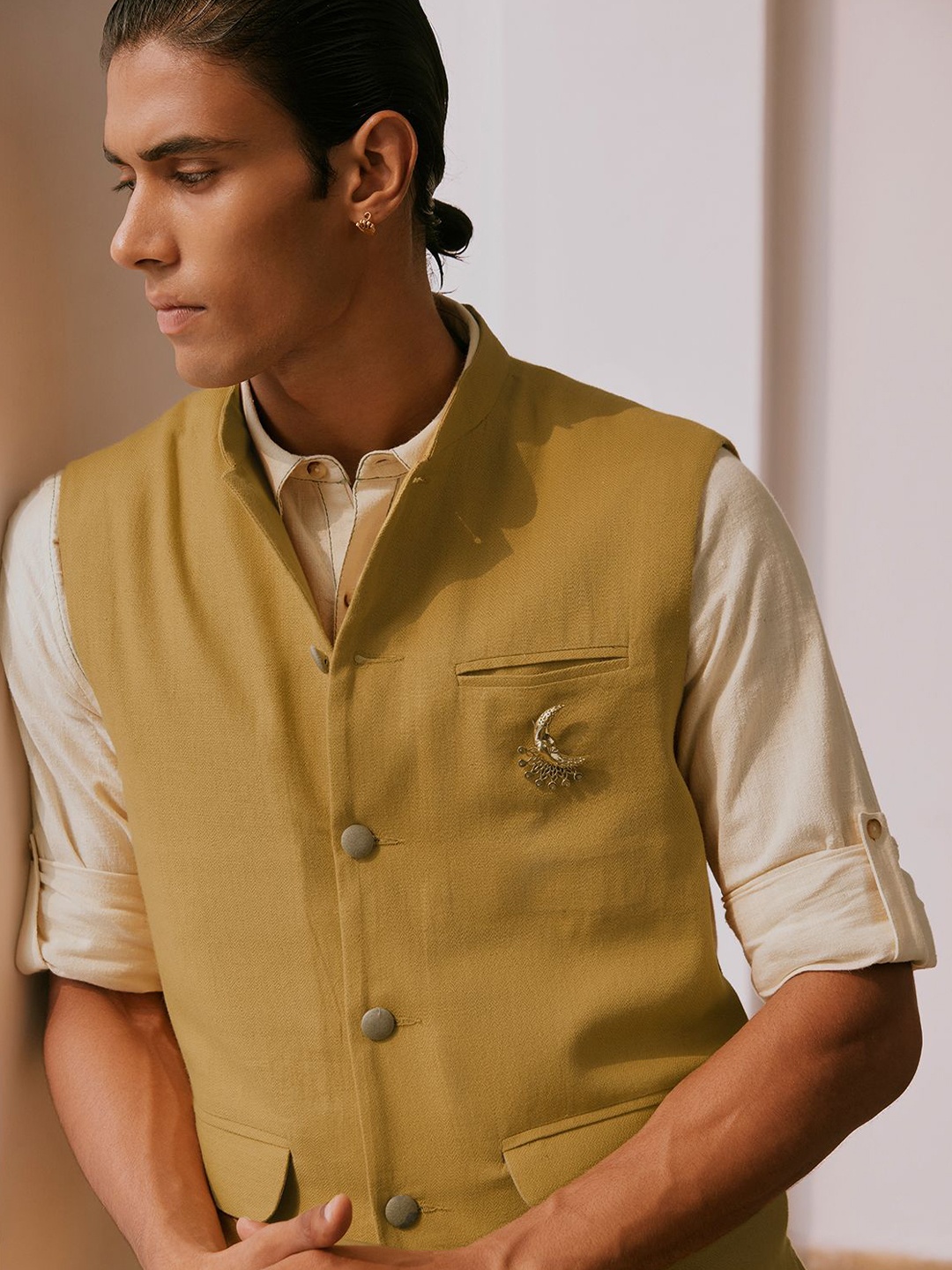 

Andamen Heritage Men Nehru Textured Lightweight Tailored Jacket, Mustard