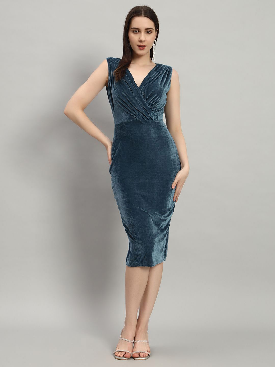

VAARARO V-Neck Sleeveless Velvet Bodycon Midi Dress, Teal