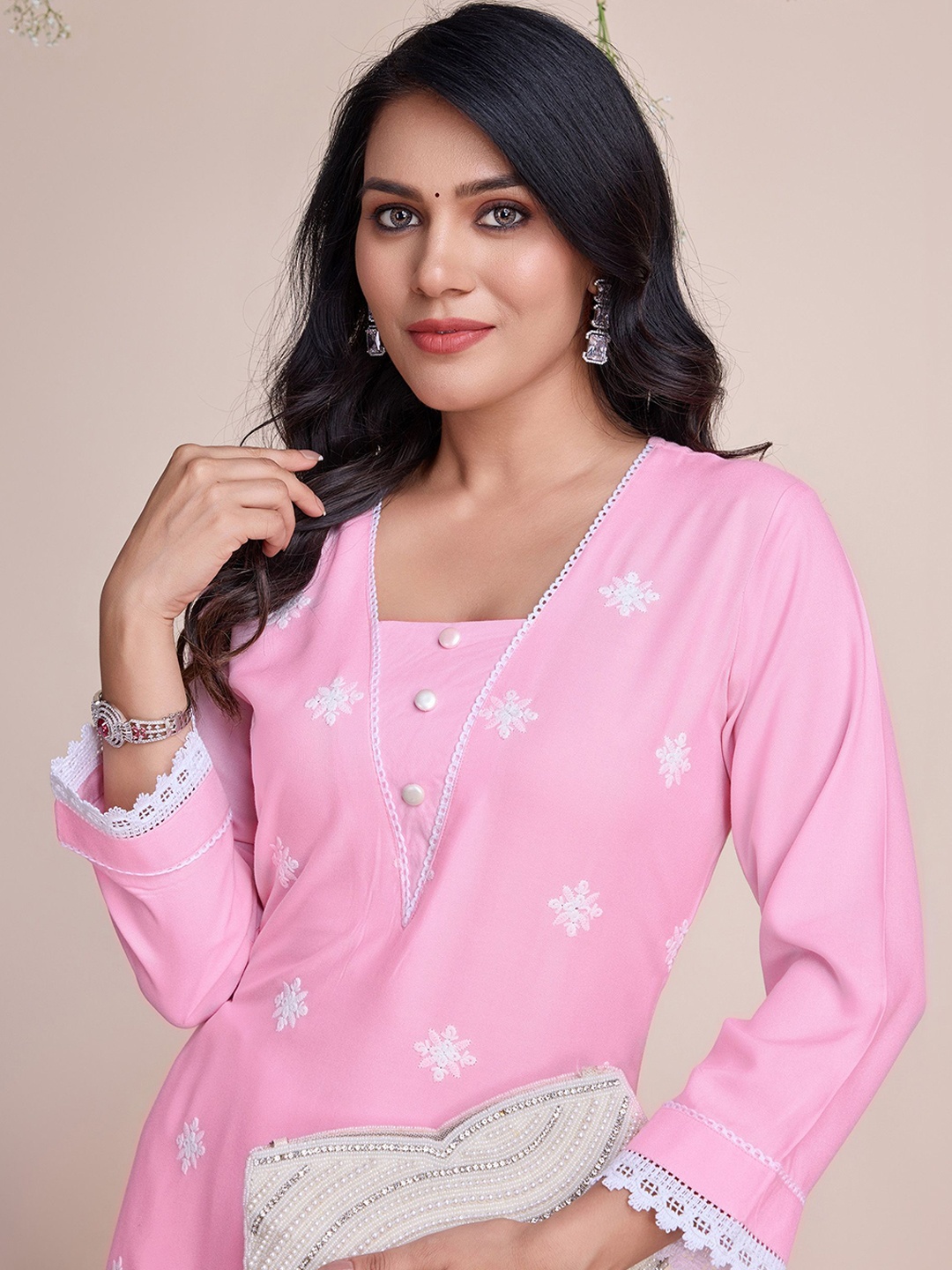 

MOJILAA Ethnic Motifs Embroidered Chikankari Straight Kurta with Palazzos, Pink