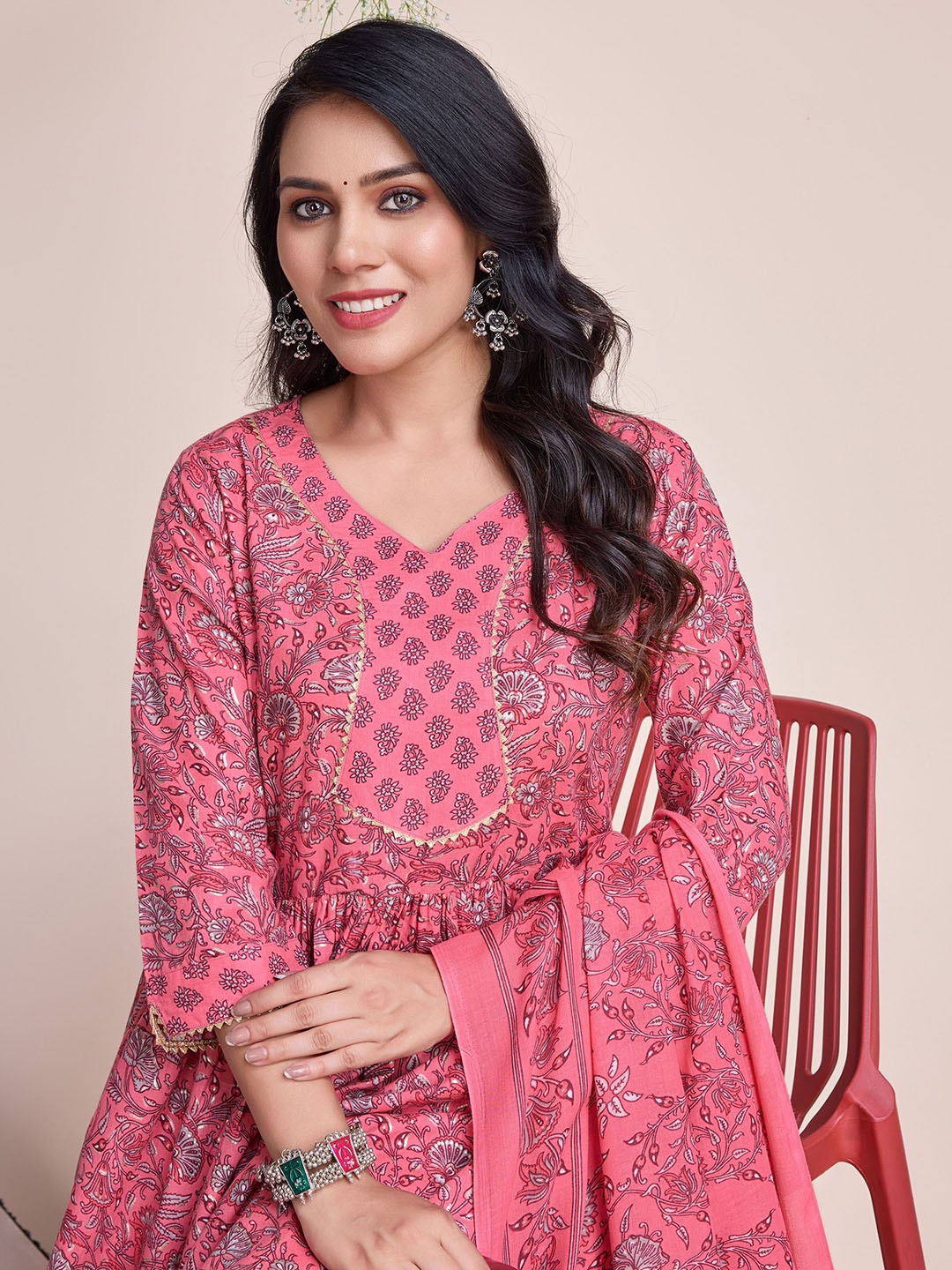 

MOJILAA Floral Printed Gotta Patti Pure Cotton A-Line Kurta with Palazzos & Dupatta, Pink