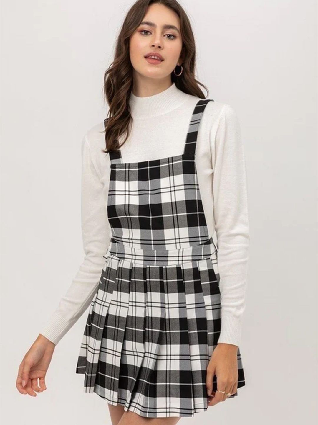 

TANDUL Women Top With Dungarees, White
