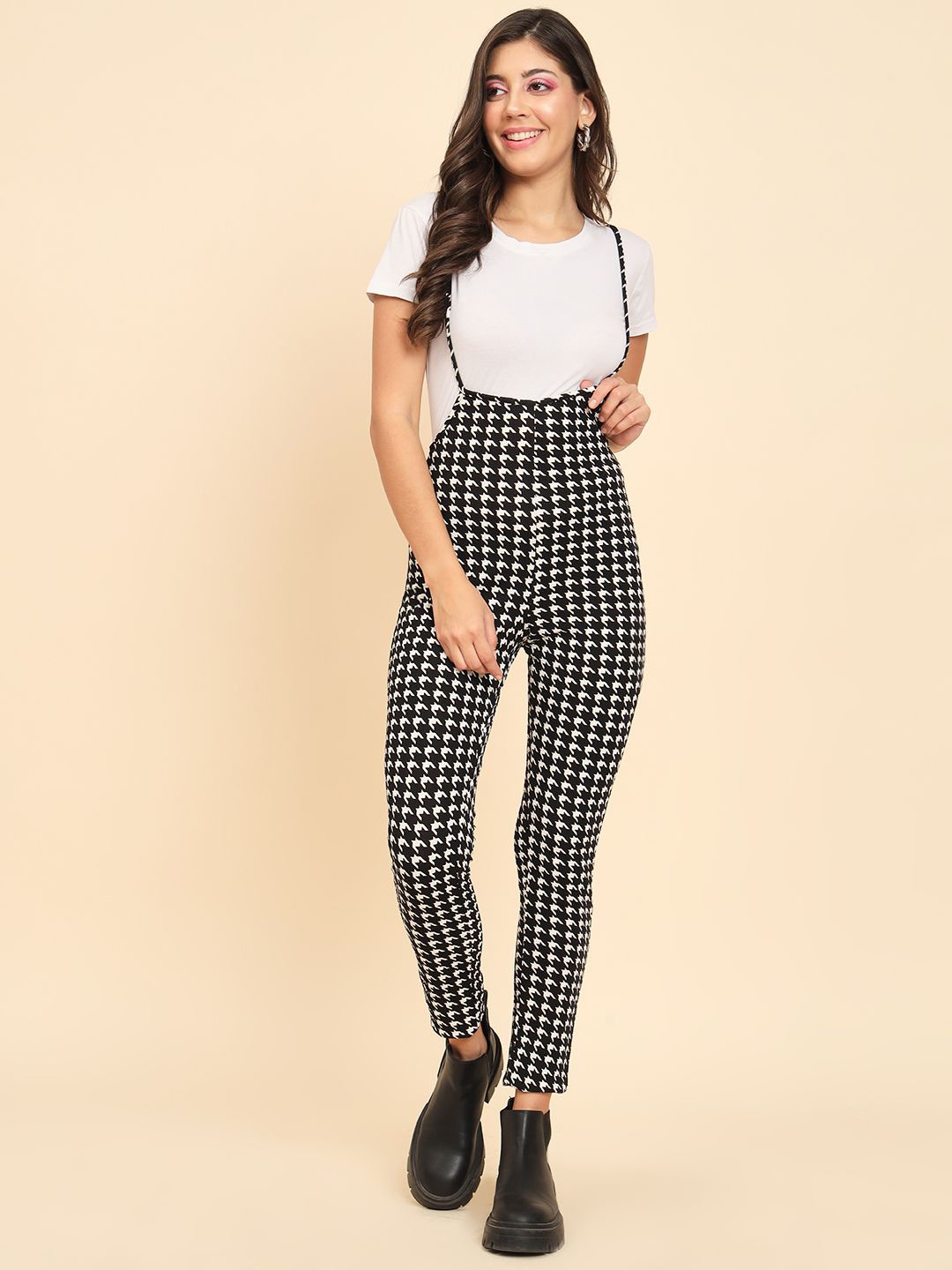 

TANDUL Women Abstract Printed Dungaree Set, Black