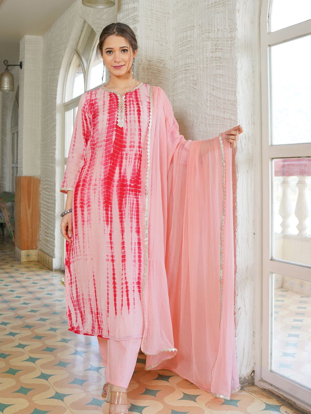 

HOUSE OF JAMOTI Abstract Printed Pure Silk Kurta with Trousers & Dupatta, Pink