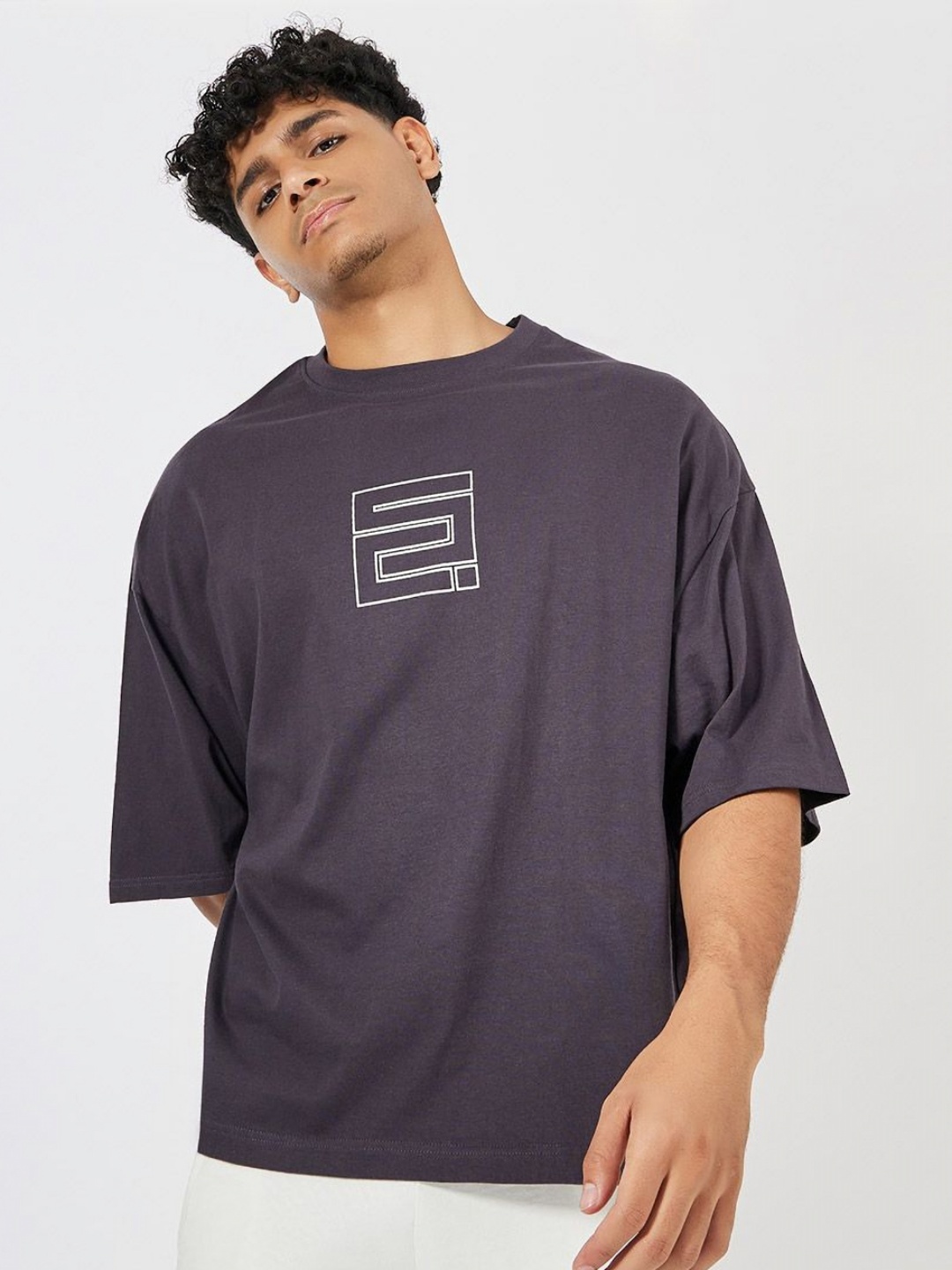 Styli Men Graphic Printed Compact Jersey Boxy Fit T-shirt, Charcoal