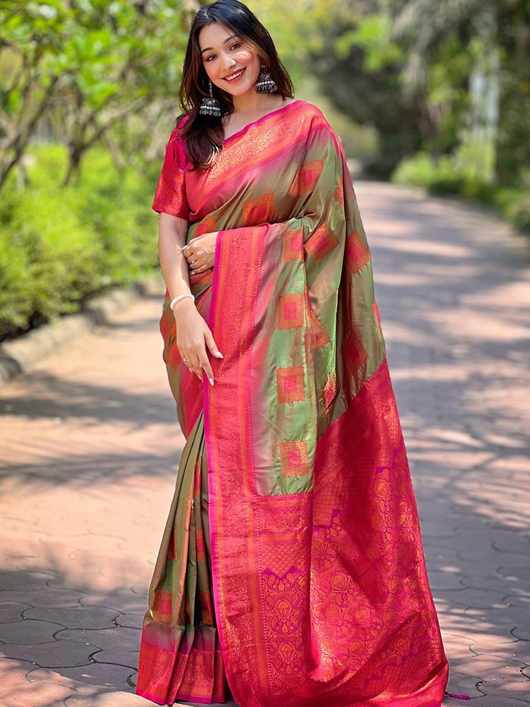 

LeeliPeeri Designer Woven Design Zari Saree, Olive