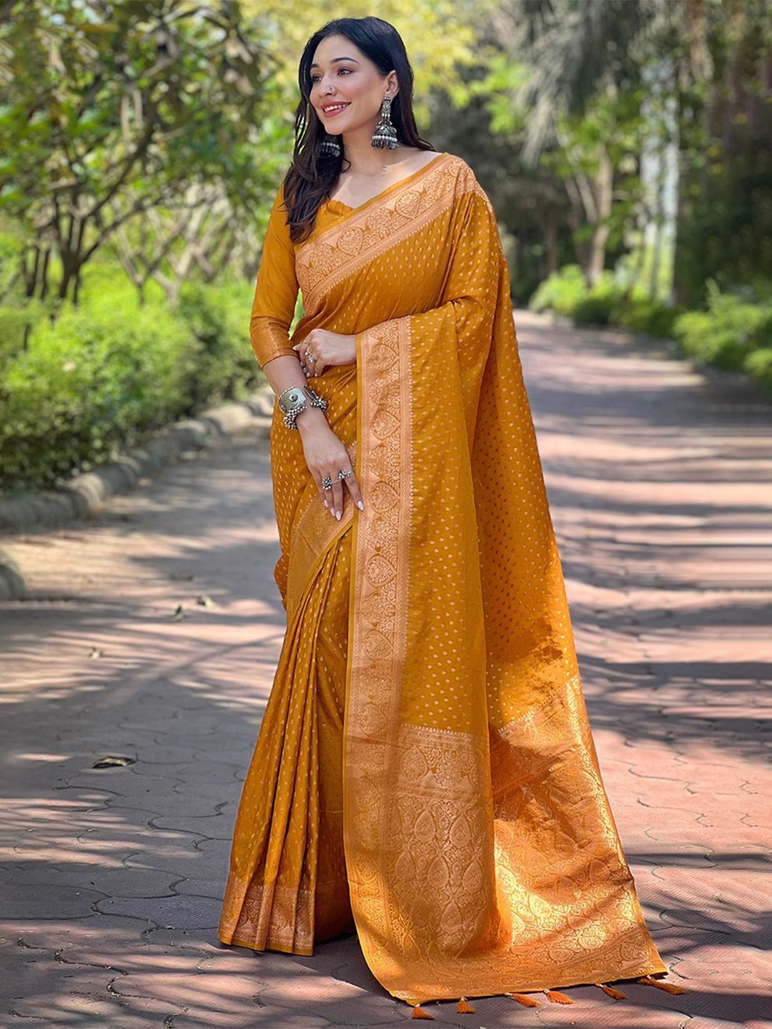 

LeeliPeeri Designer Ethnic Motif Zari Woven Banarasi Saree, Mustard