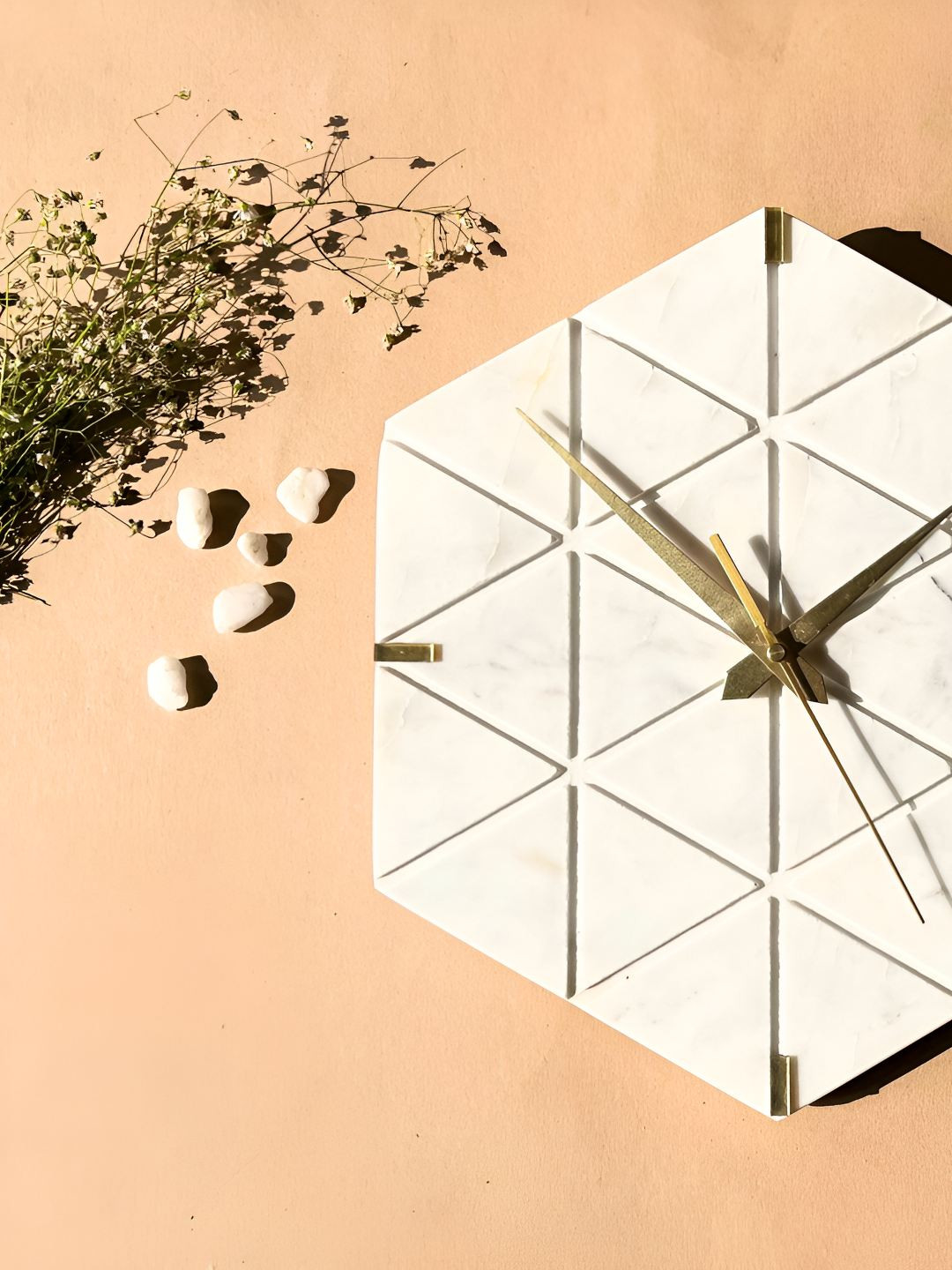 

HOMEARTE White Hexagon Contemporary Wall Clock