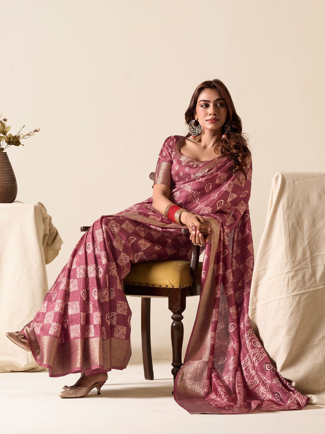 

Panzora Geometric Zari Saree, Maroon