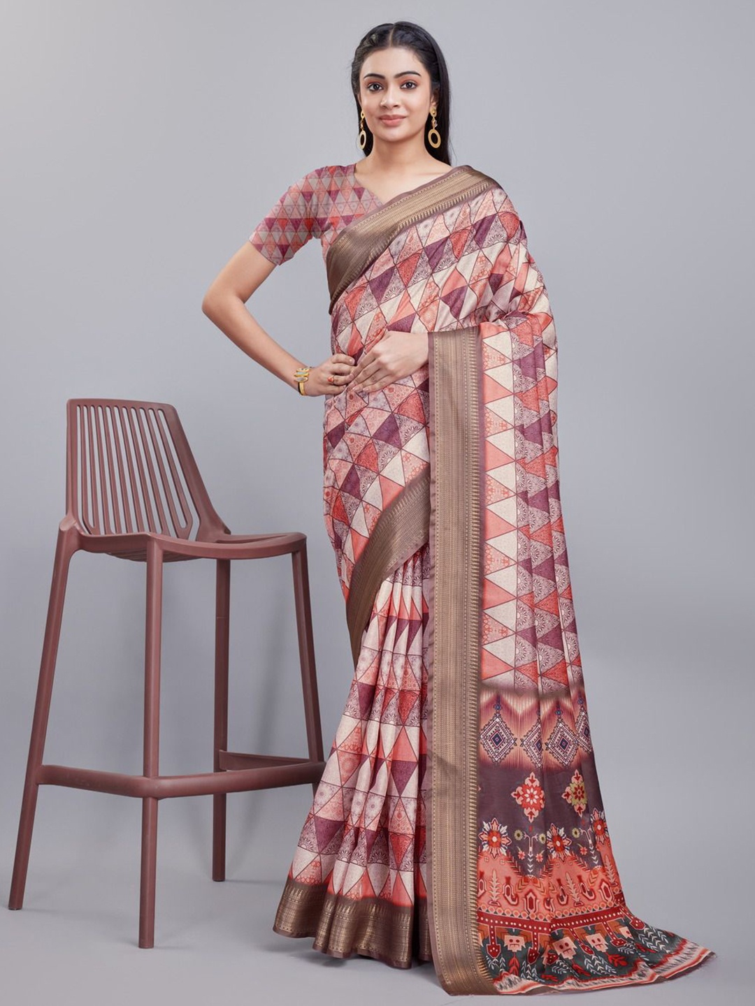 

KALINI Geometric Printed Zari Saree With Blouse Piece, Red