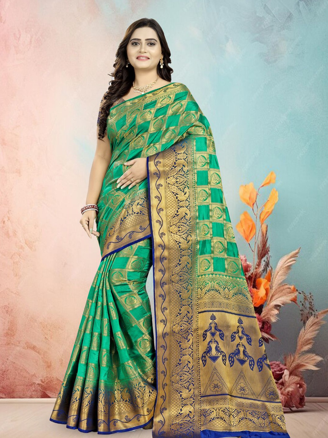 

KAVINDI Woven Design Zari Sarees, Green