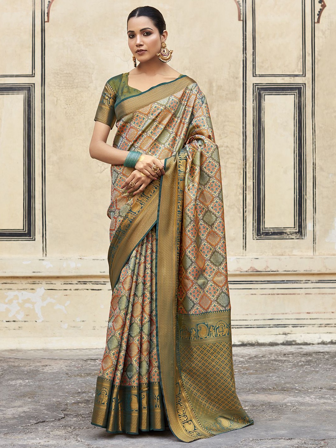 

Panzora Ethnic Motif Zari Woven Sarees, Cream