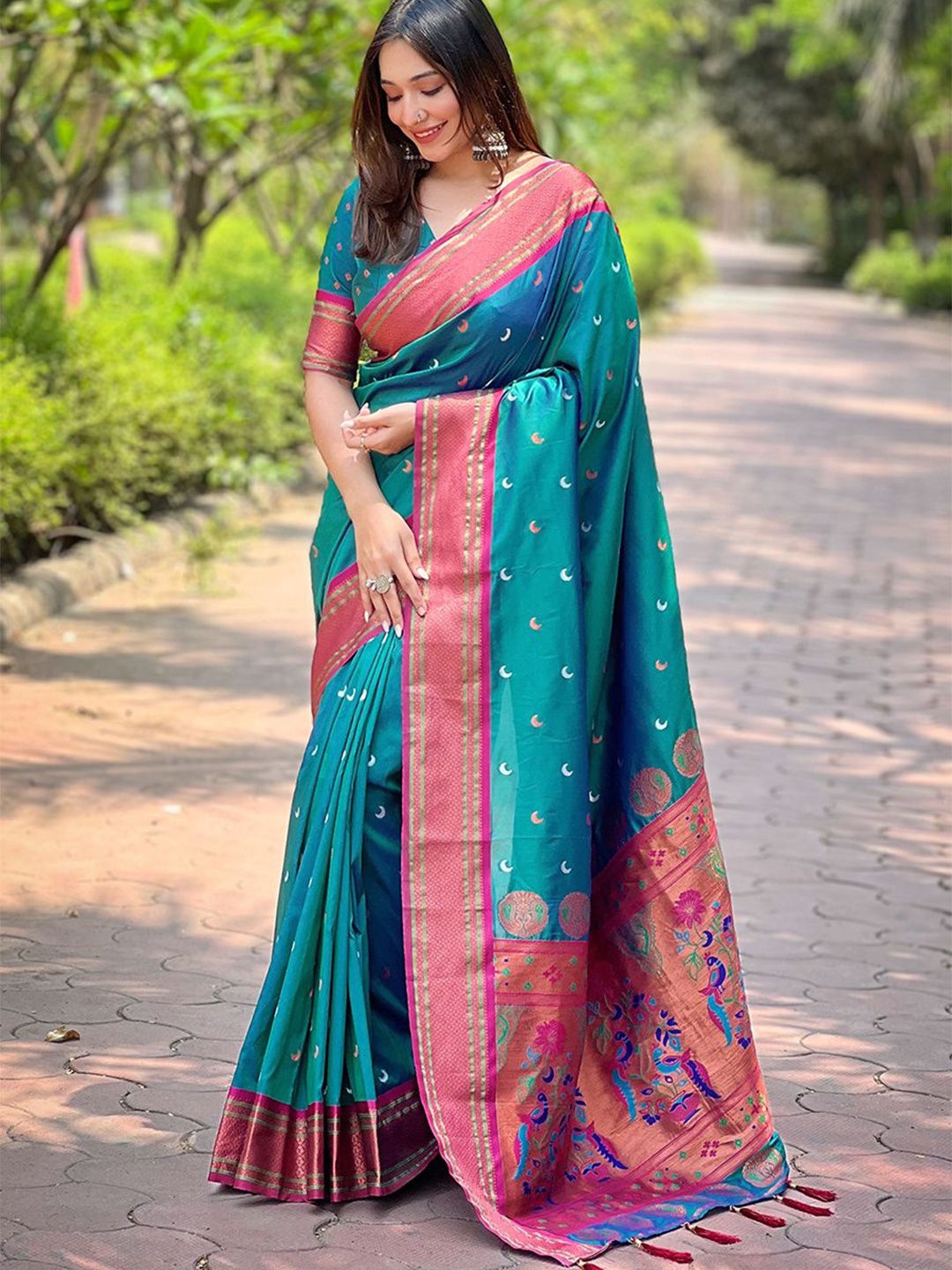 

LeeliPeeri Designer Woven Design Zari Paithani Saree, Teal
