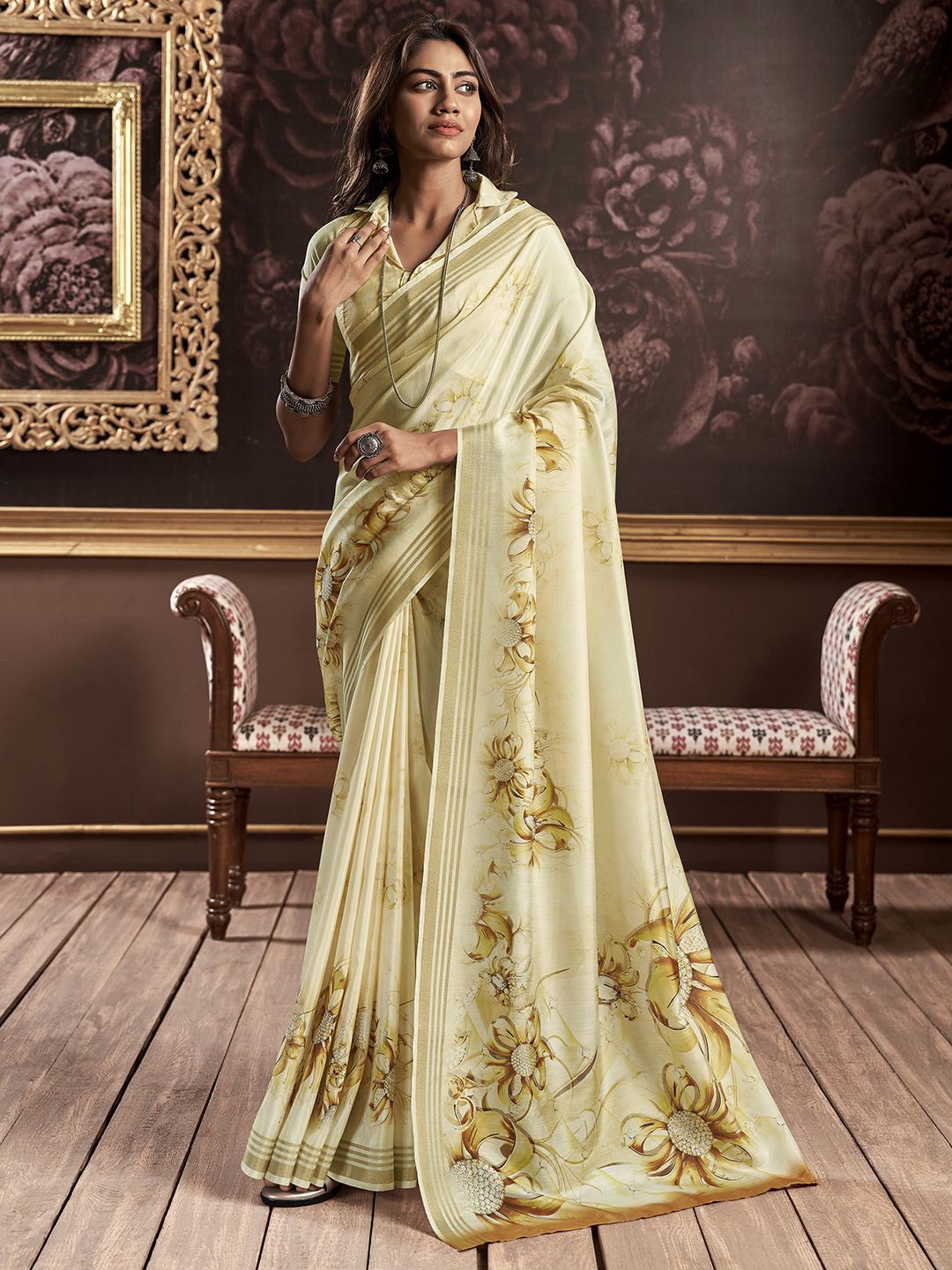 

Panzora Floral Zari Saree, Green