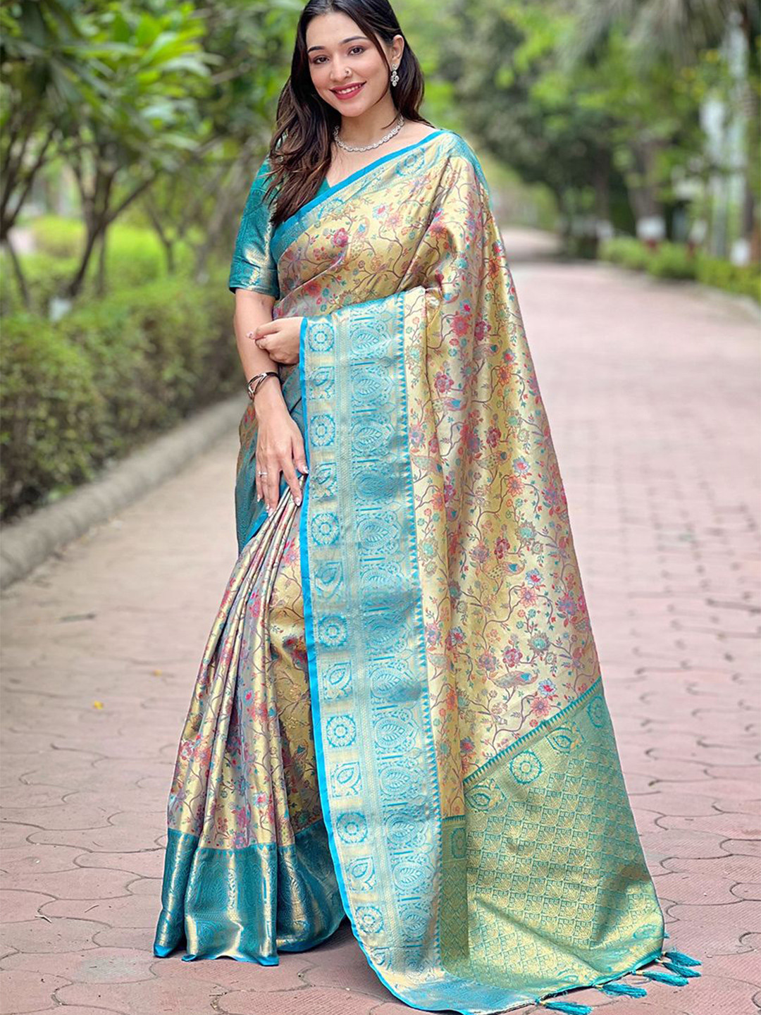 

LeeliPeeri Designer Woven Design Zari Dharmavaram Saree, Yellow