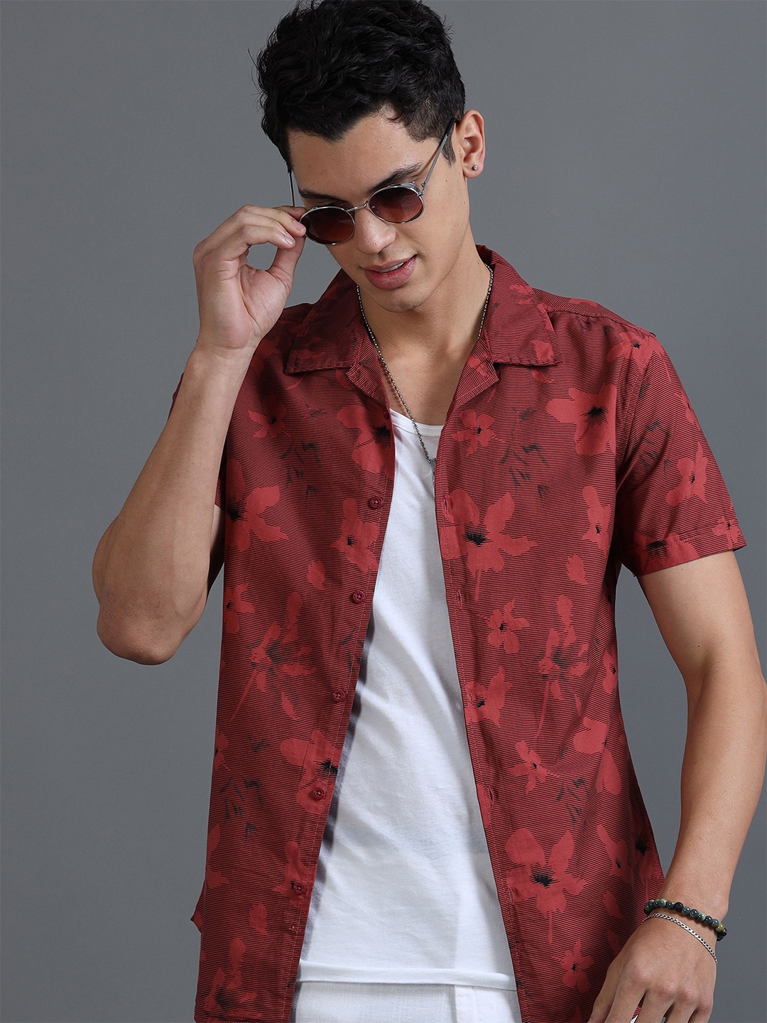 

HERE&NOW Men Slim Fit Floral Opaque Printed Casual Shirt, Maroon