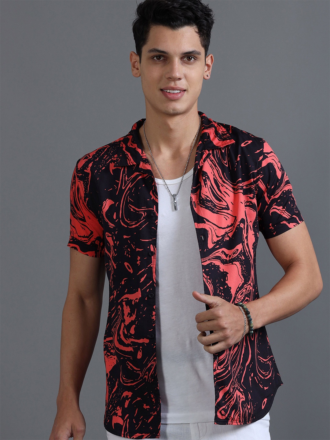 

HERE&NOW Men Slim Fit Floral Opaque Printed Casual Shirt, Black