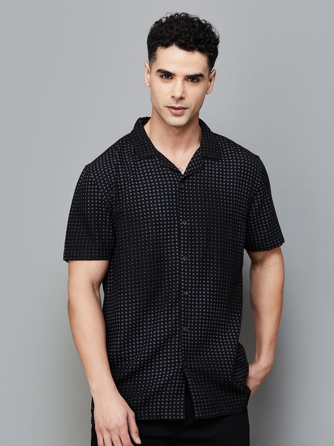 

Bossini Men Slim Fit Opaque Checked Casual Shirt, Black