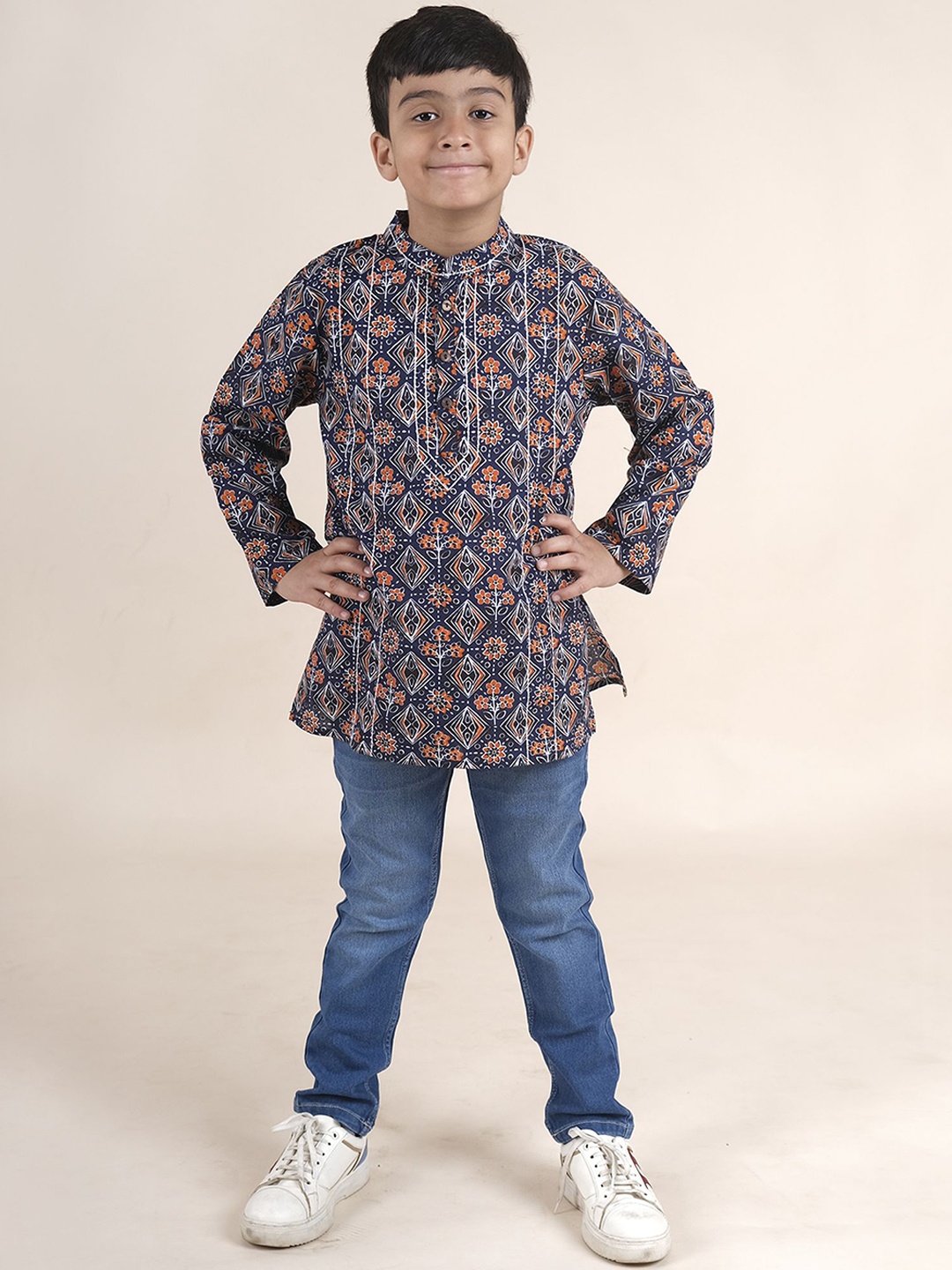 

KiddoPanti Boys Ethnic Motif Printed Pure Cotton Kurta with Trousers, Blue