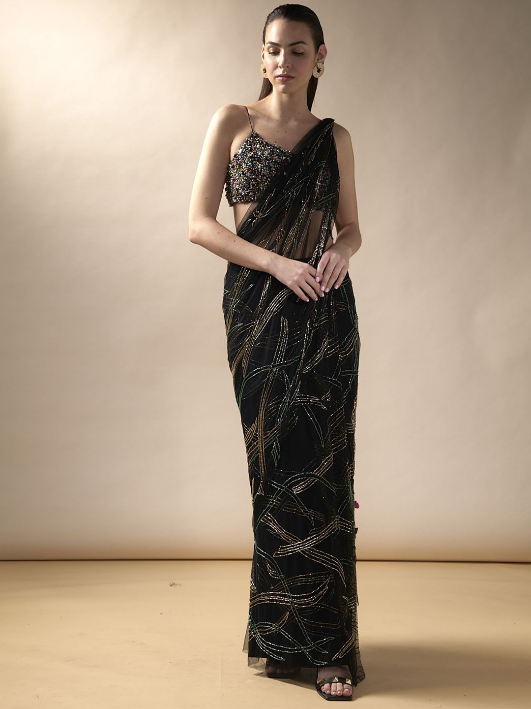 

ESHA SETHI THIRANI Embellished Net Saree, Black