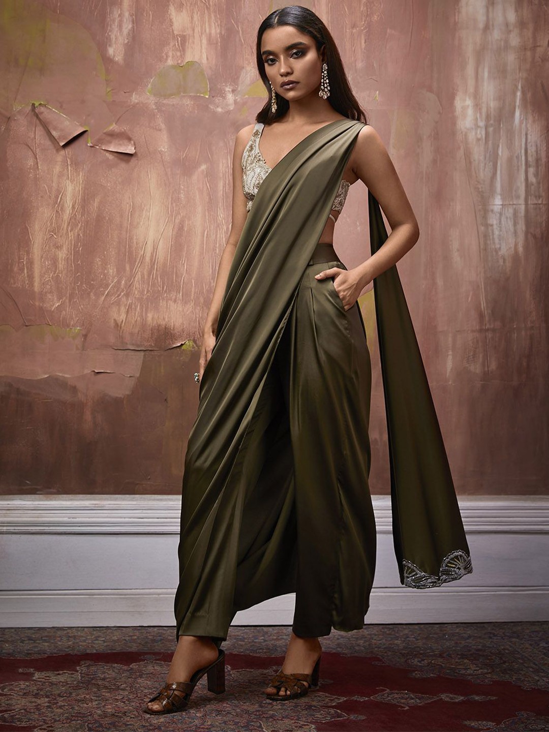 

ESHA SETHI THIRANI Satin Ready to Wear Saree, Green