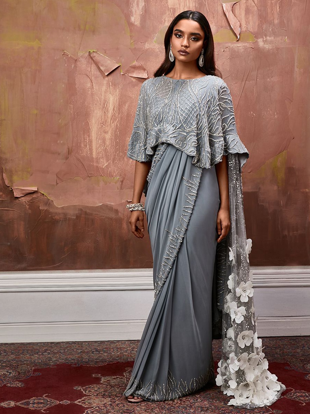 

ESHA SETHI THIRANI Embelished Beads and Stones Pure Georgette Saree, Grey