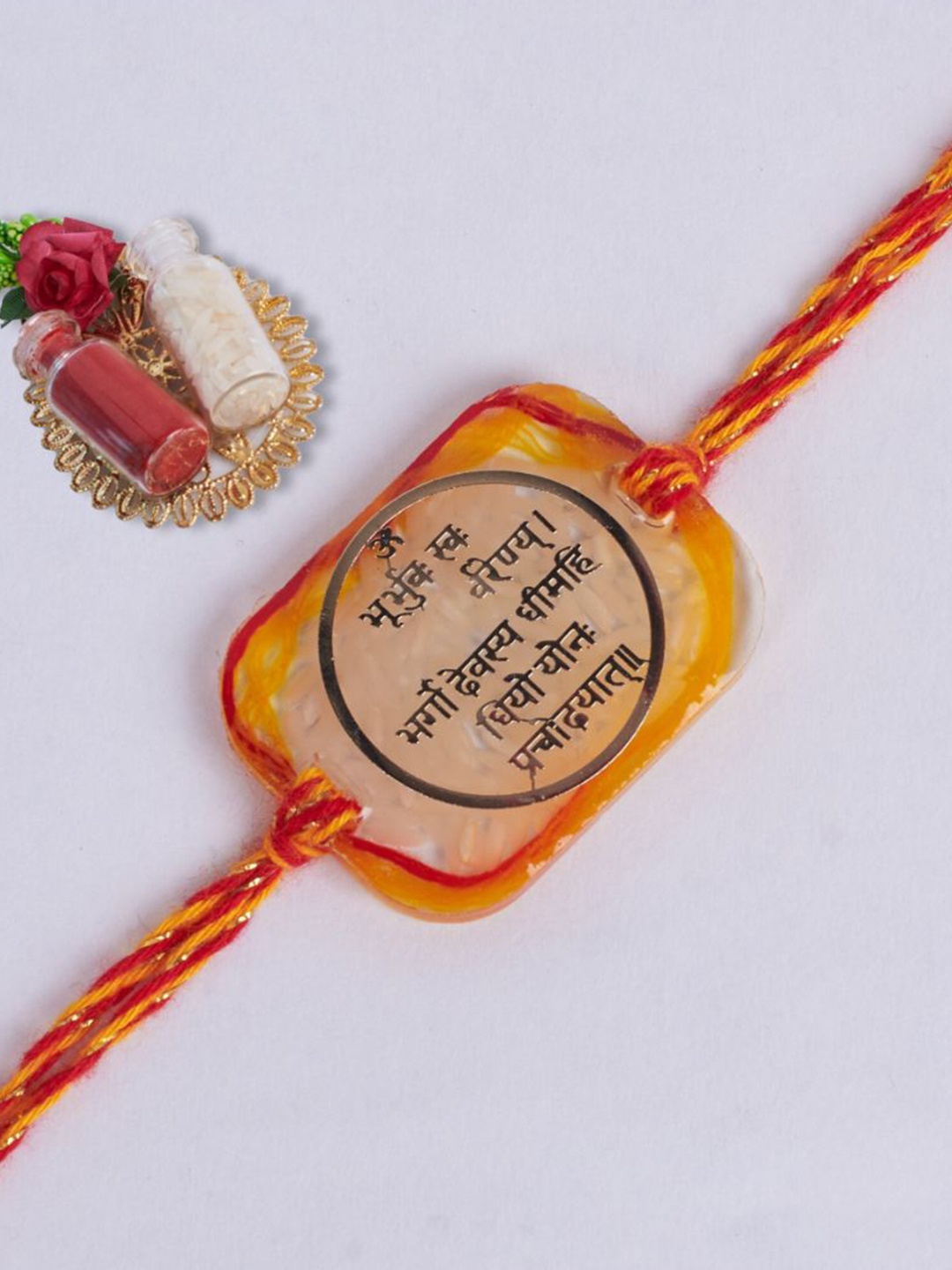 

SALTY Thread Rakhi, Red