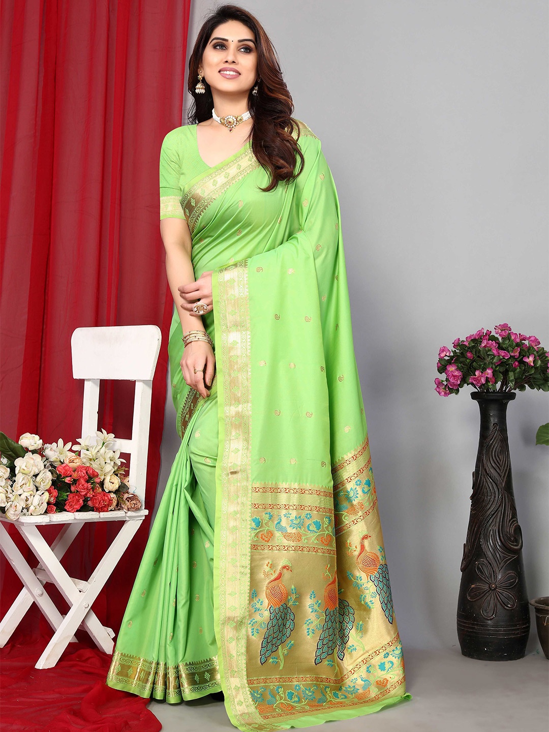 

HEER FASHION Woven Design Zari Paithani Saree, Green