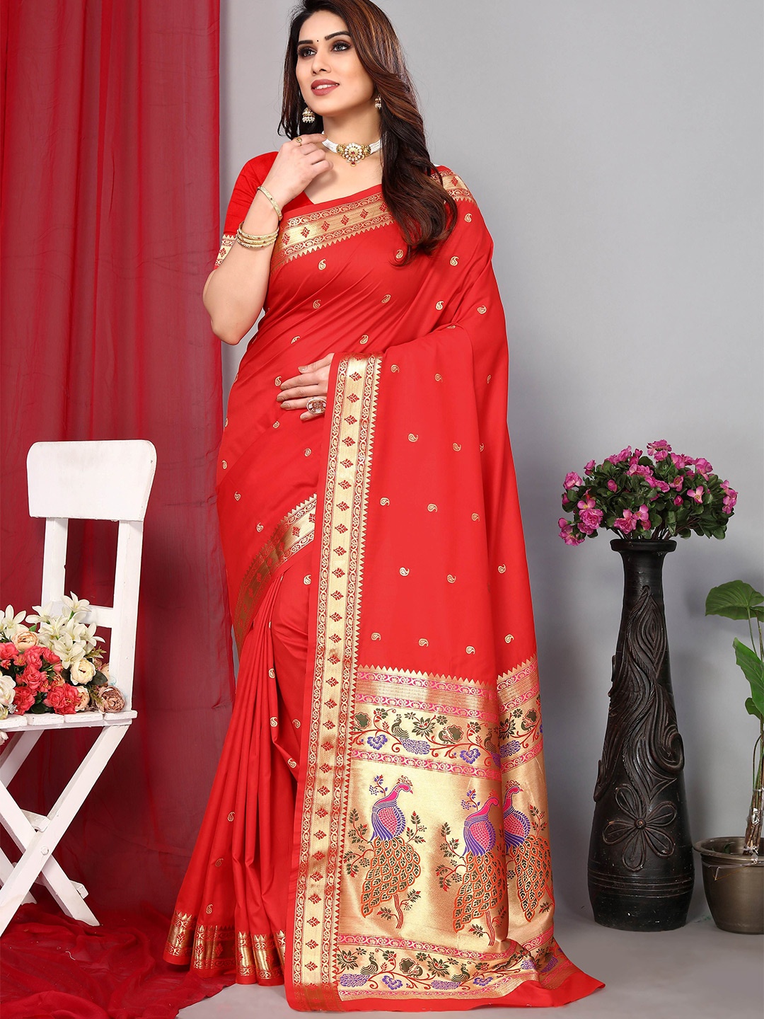 

HEER FASHION Woven Design Zari Paithani Saree, Red