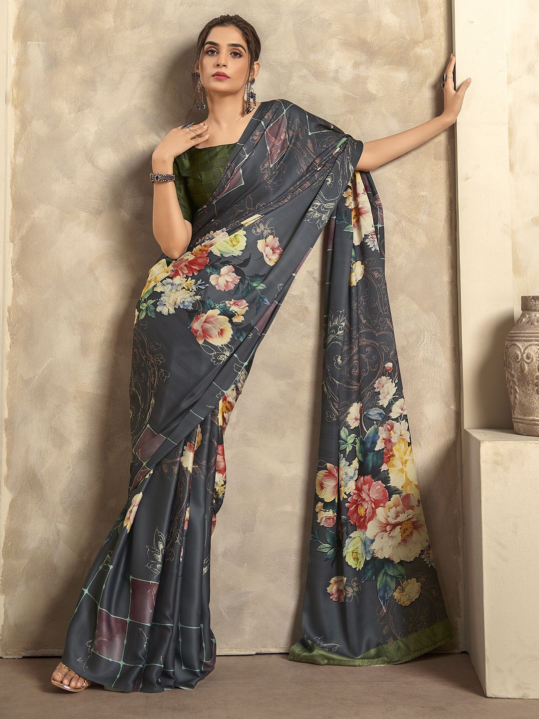 

Panzora Floral Satin Saree, Grey