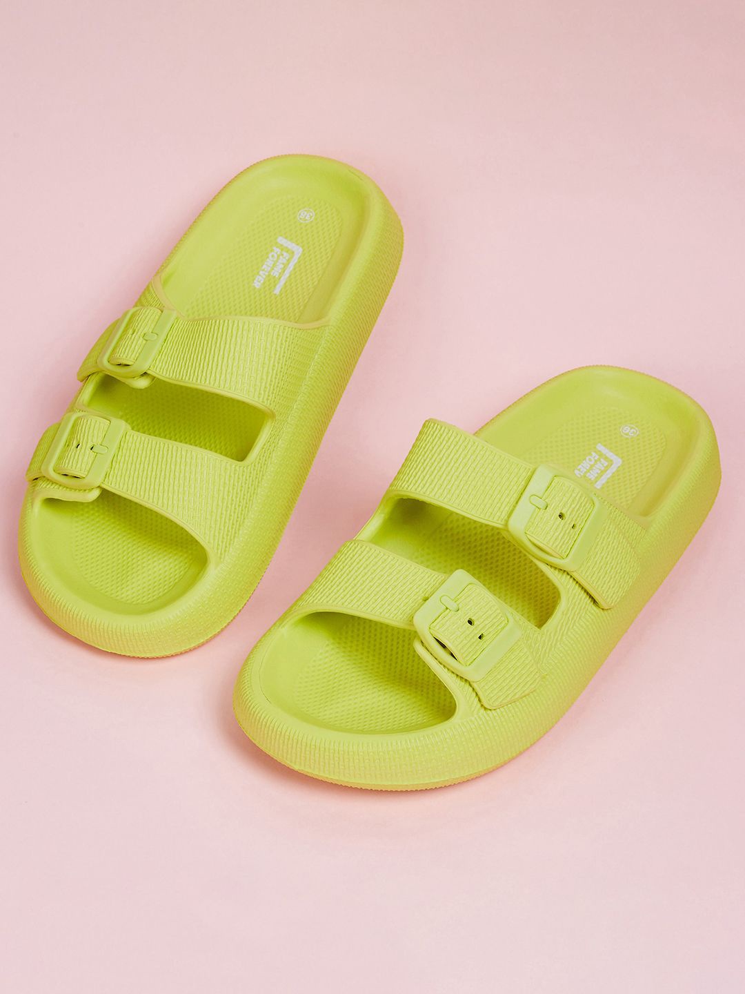 

Fame Forever by Lifestyle Boys Rubber Clogs, Yellow