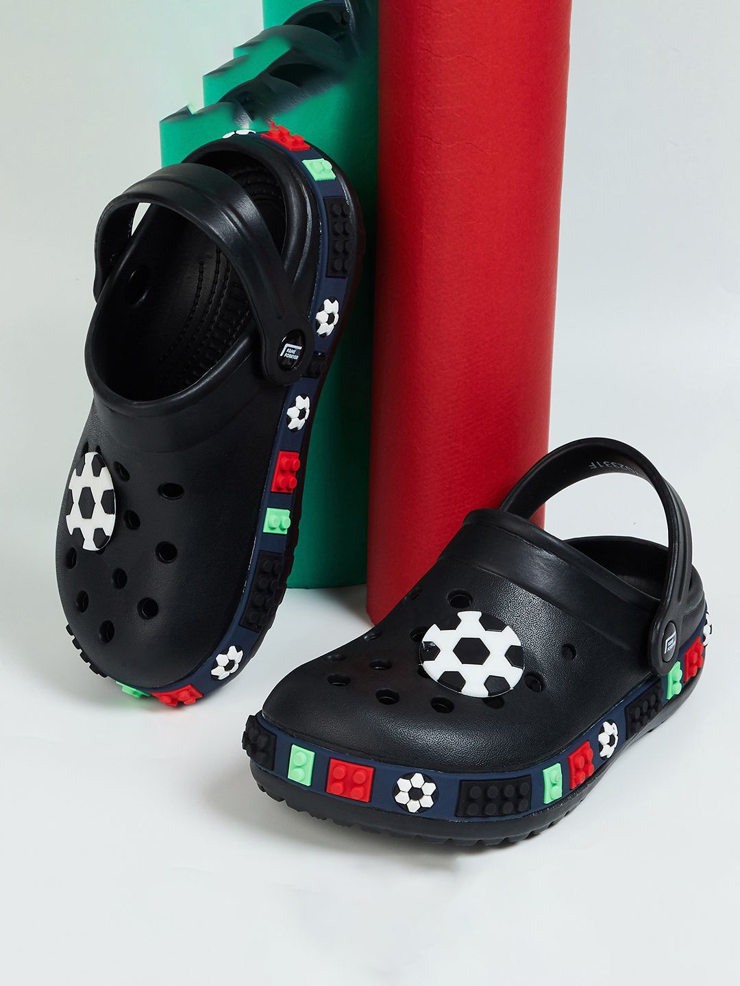 

Fame Forever by Lifestyle Boys Rubber Clogs, Black