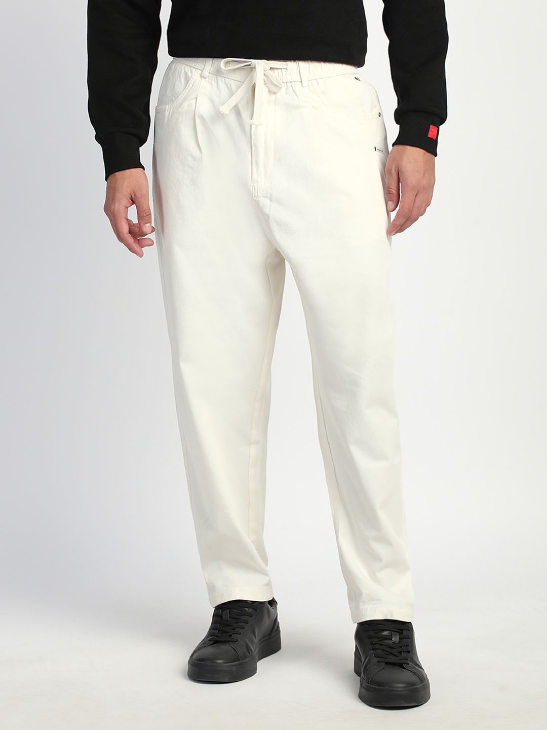 

THE BEAR HOUSE Men Straight Fit Mid-Rise Cotton Flat Front Trousers, White