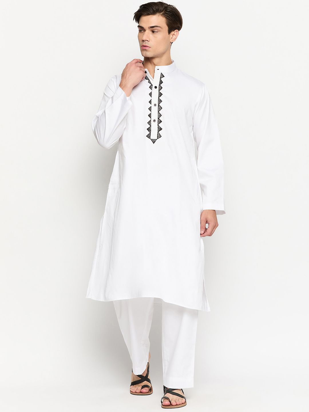 

NABIA Geometric Yoke Design Embroidered Regular Thread Work Pure Cotton Kurta with Pyjamas, White