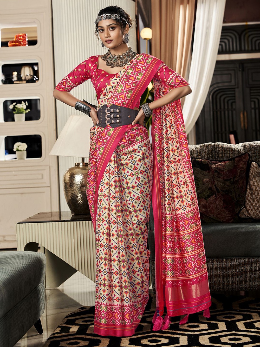 

Panzora Ethnic Motifs Printed Patola Saree, Beige