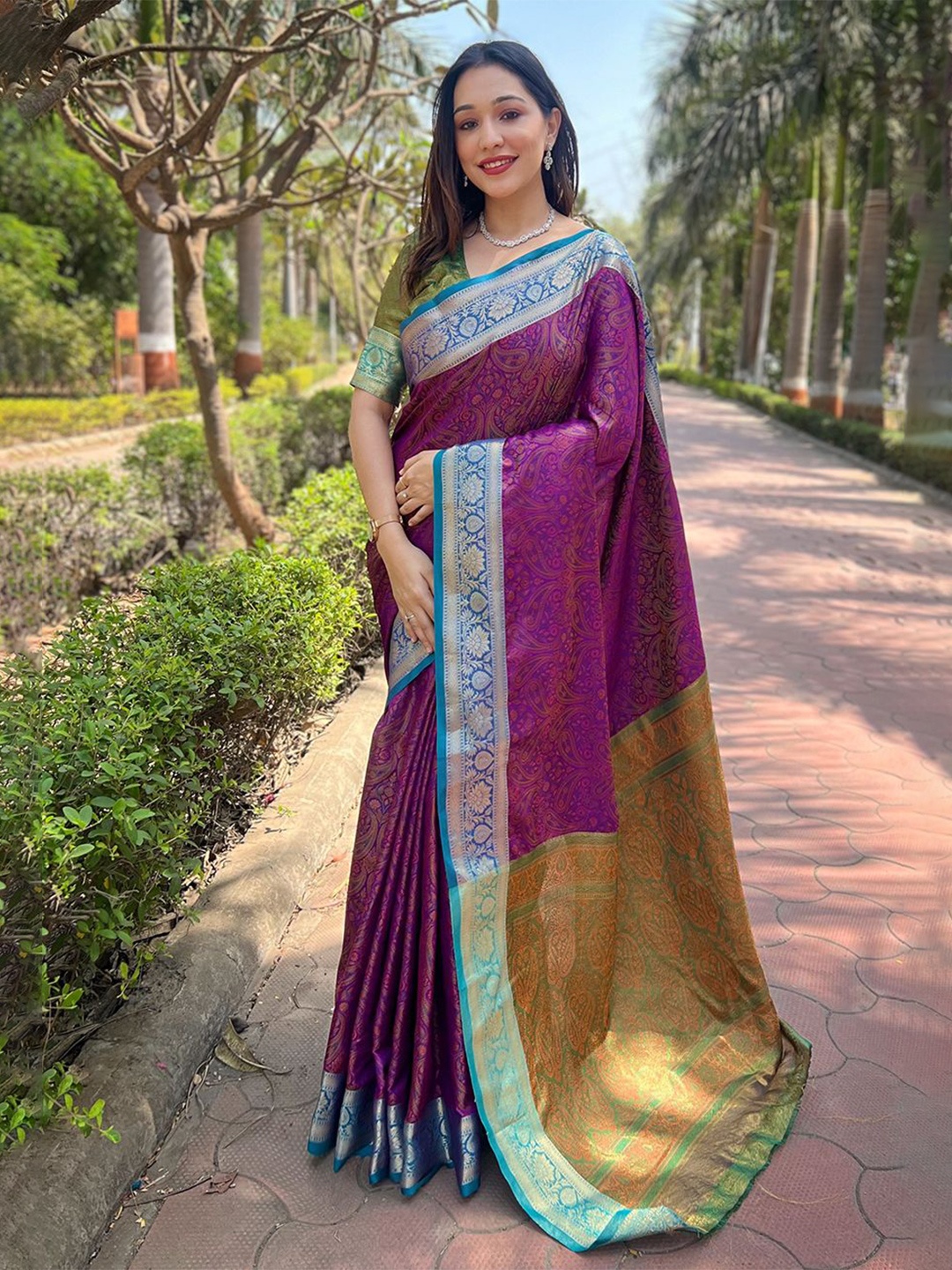 

LeeliPeeri Designer Ethnic Motif Zari Woven Saree, Purple