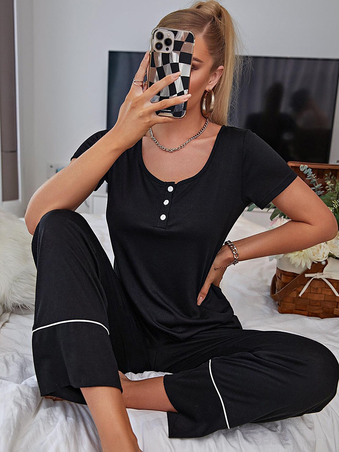 

LULU & SKY Women Round Neck Top and Pyjamas Night suit, Black