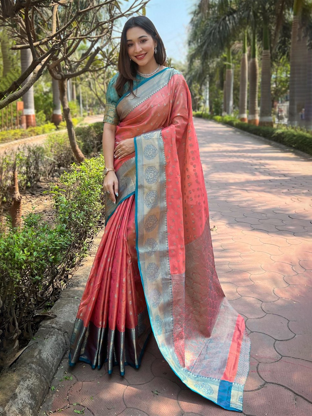 

LeeliPeeri Designer Woven Design Zari Kanjeevaram Saree, Peach